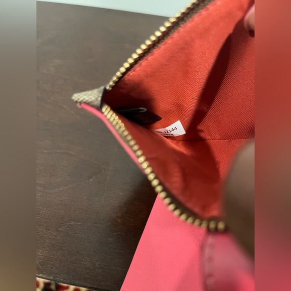 💖 Authentic Coach Phone Wallet 💖 - Picture 7 of 7